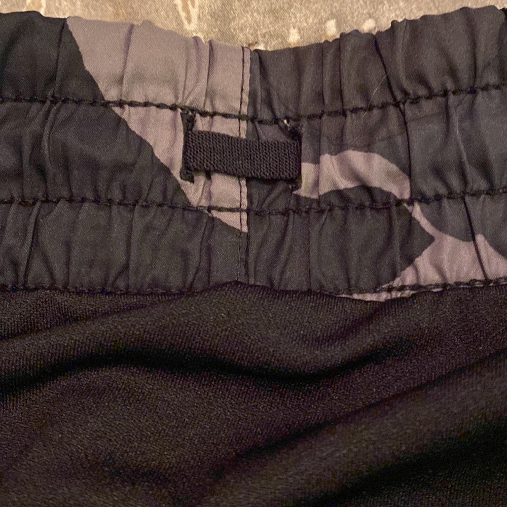 Athleta Camo Racer Run Shorts 4.5” Inseam - Picture 9 of 10